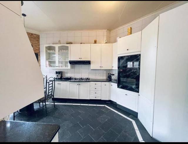 3 BEDROOM HOUSE FOR SALE IN BASSONIA